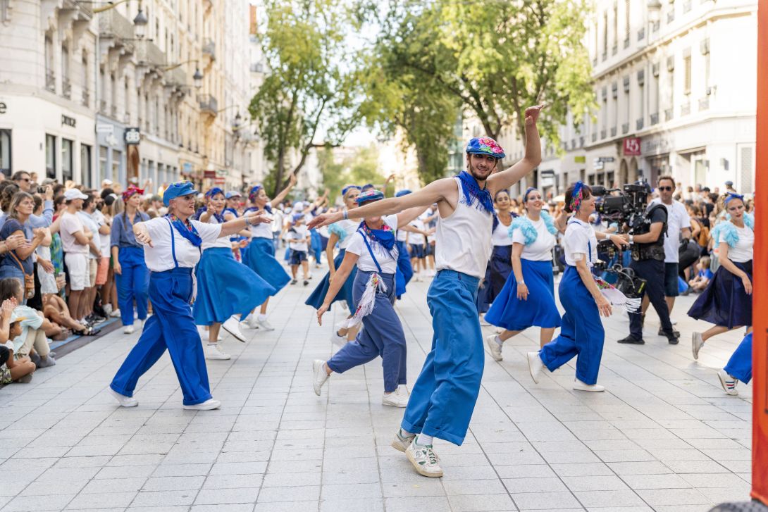 photo defilé CHATHA 2025